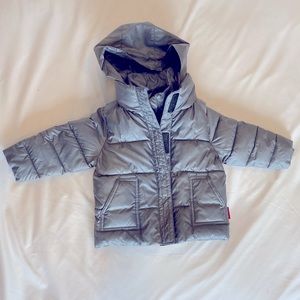 CAR SEAT SAFETY ROAD COAT VEGAN - PLATINUM, 18 mo